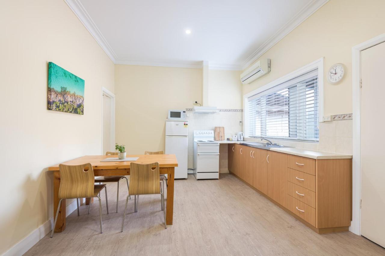 Albany Holiday Units Bagian luar foto