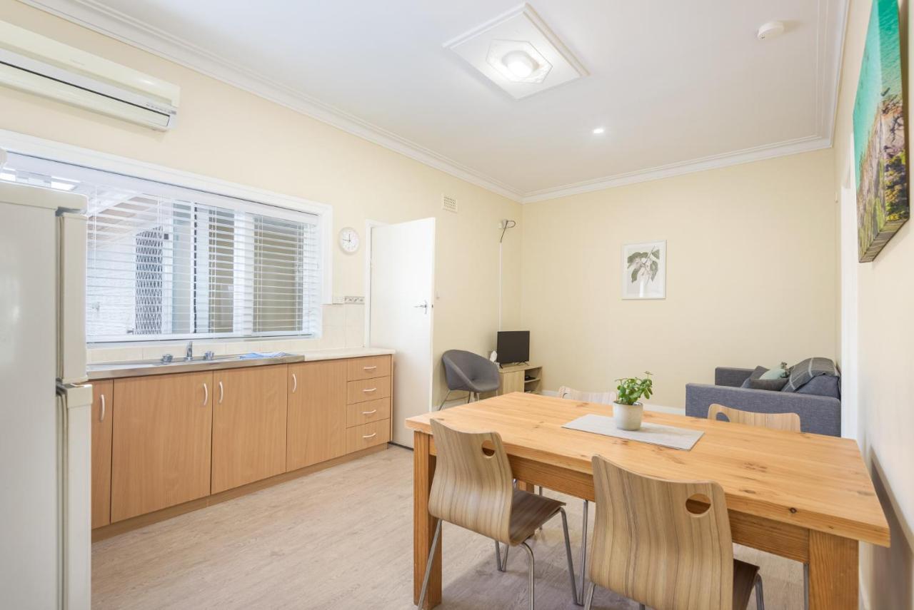 Albany Holiday Units Bagian luar foto