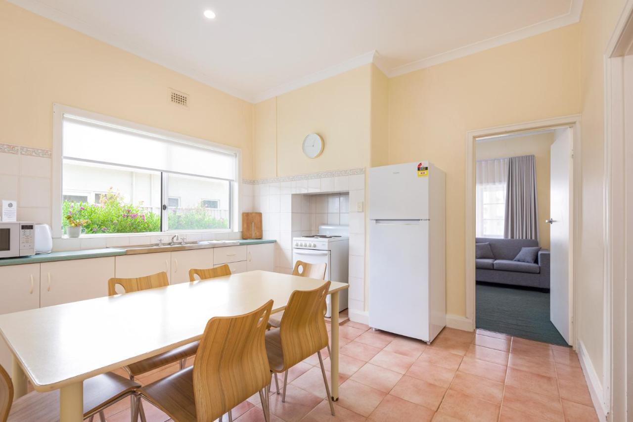 Albany Holiday Units Bagian luar foto