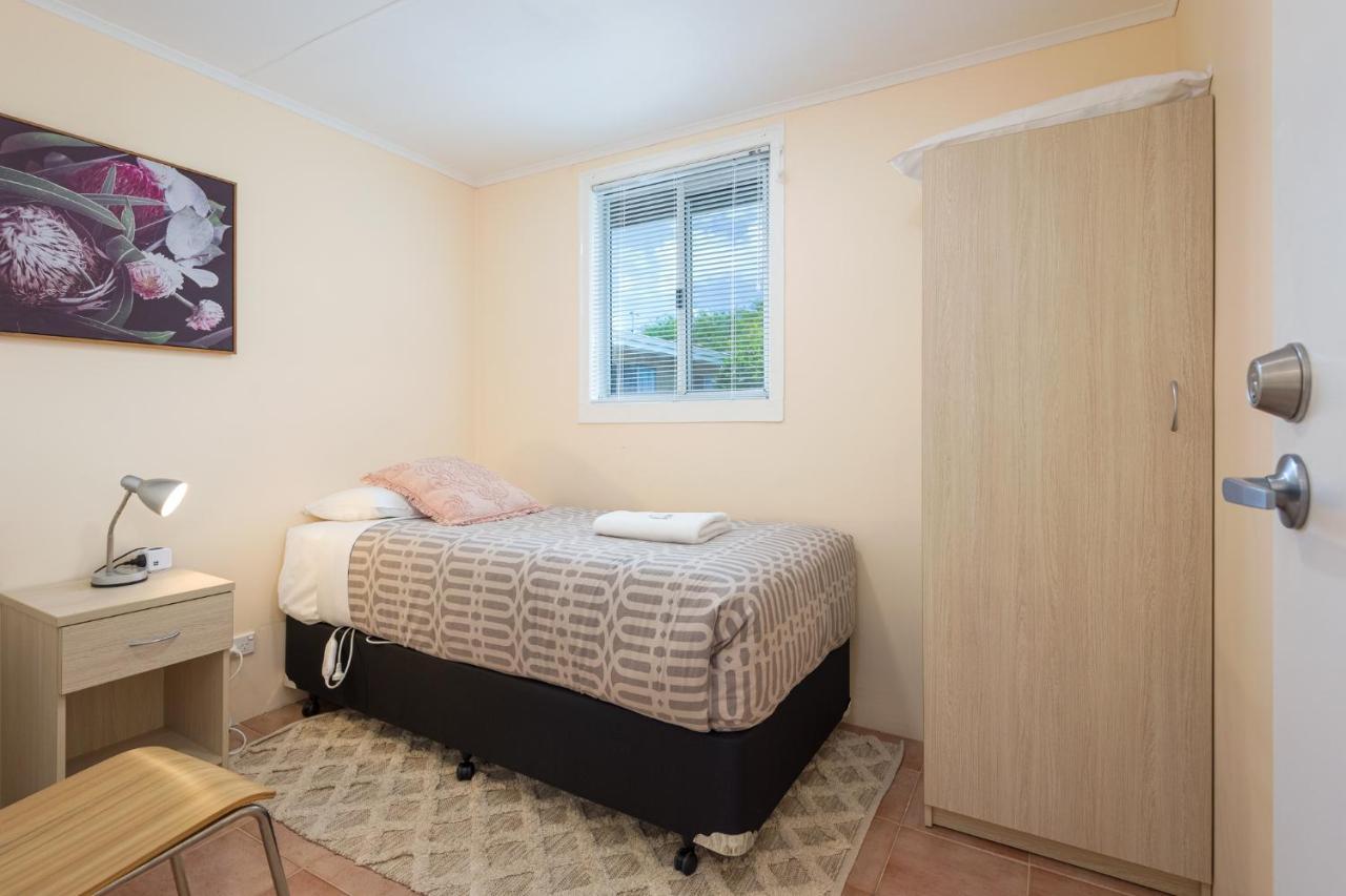 Albany Holiday Units Bagian luar foto