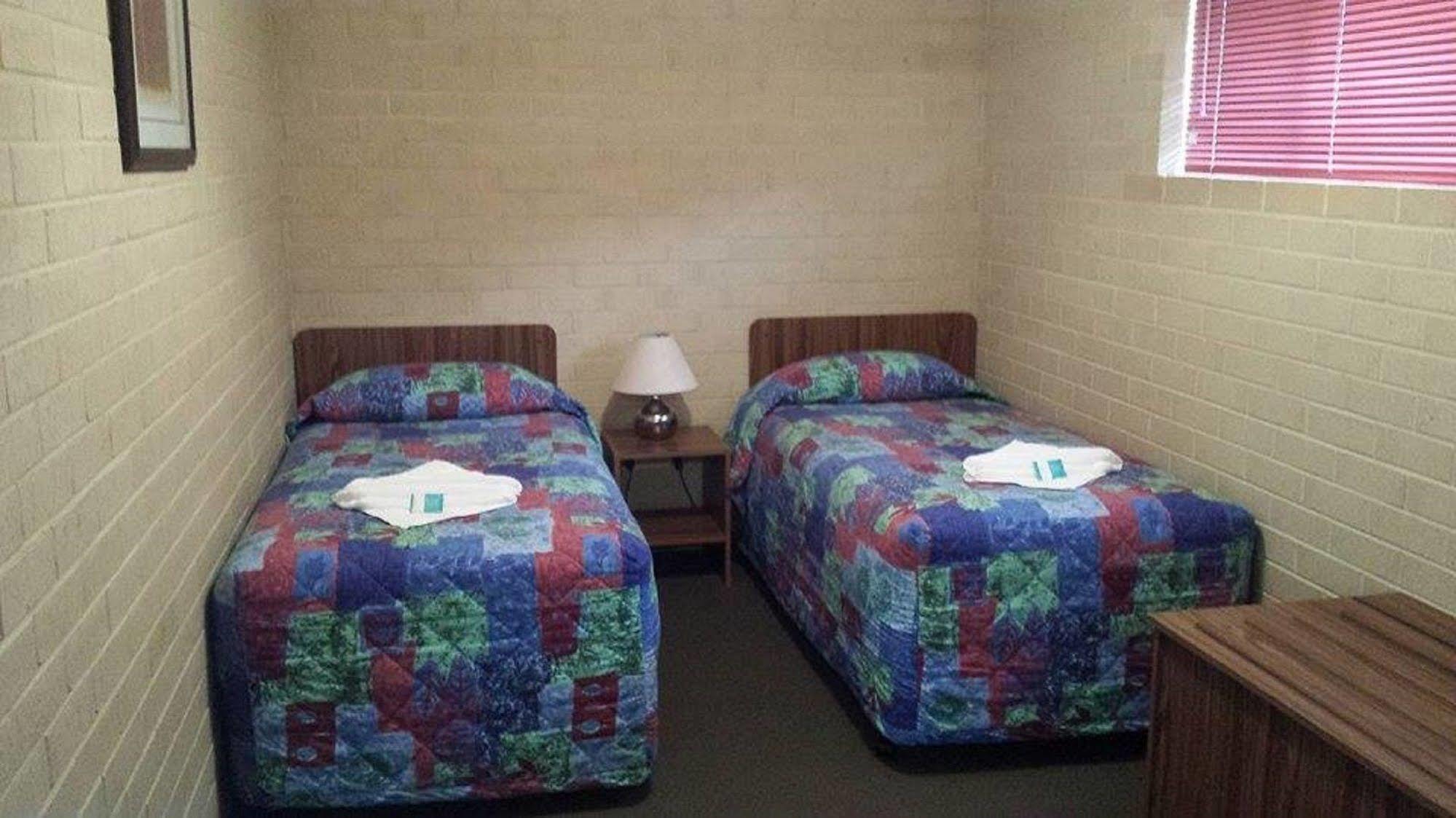 Albany Holiday Units Bagian luar foto