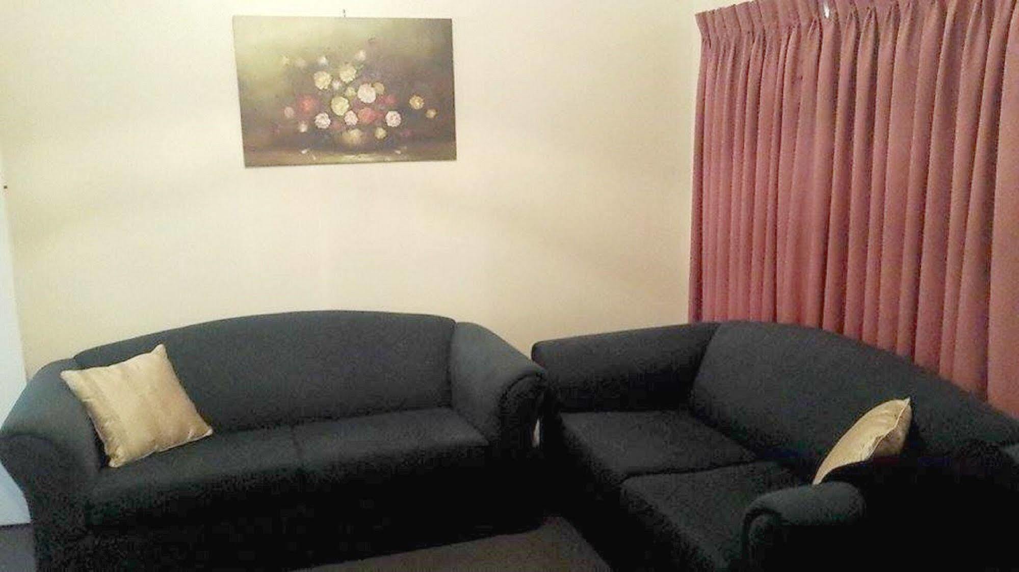 Albany Holiday Units Bagian luar foto